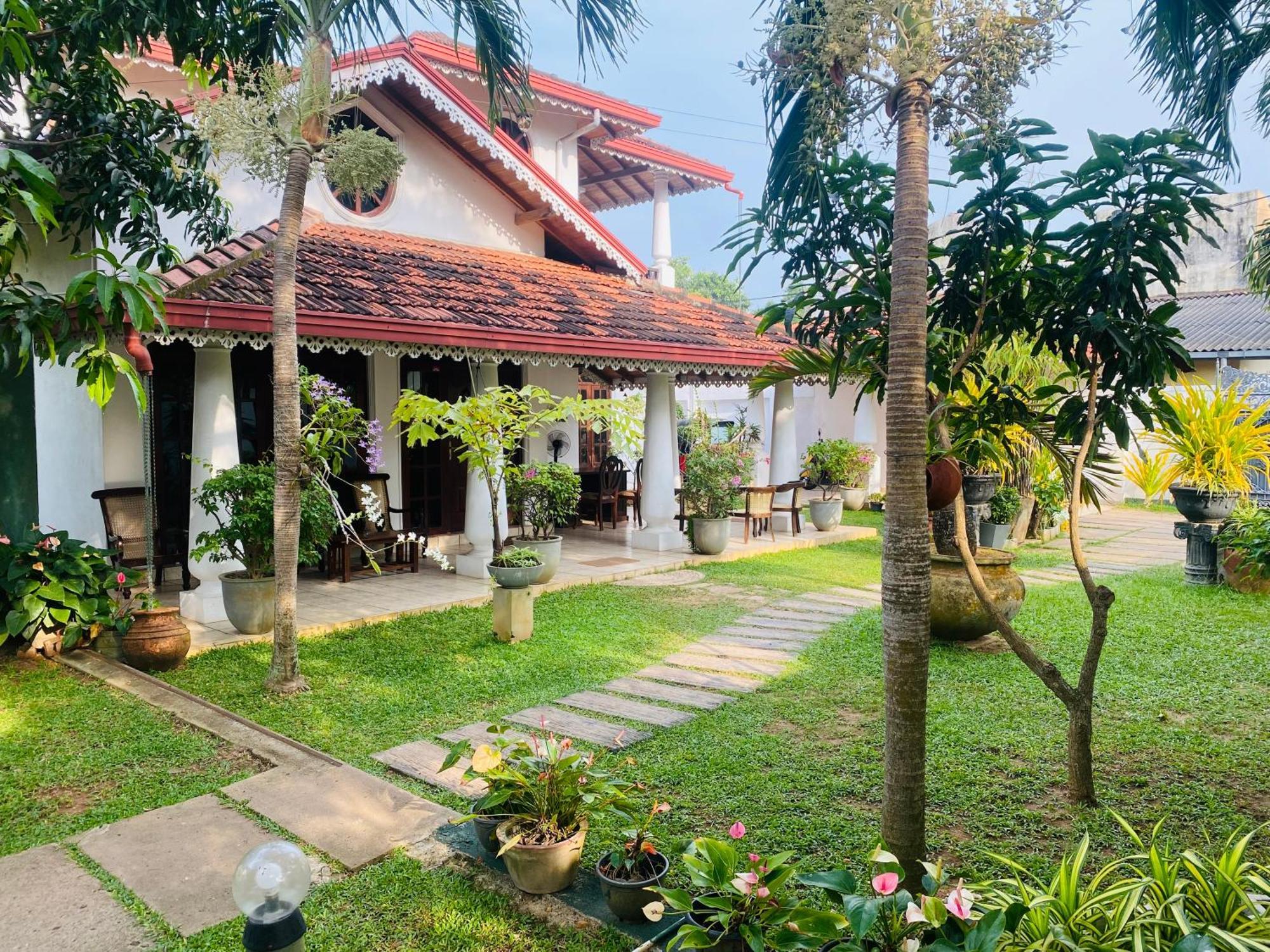Sujeewani Villa Negombo Exterior photo